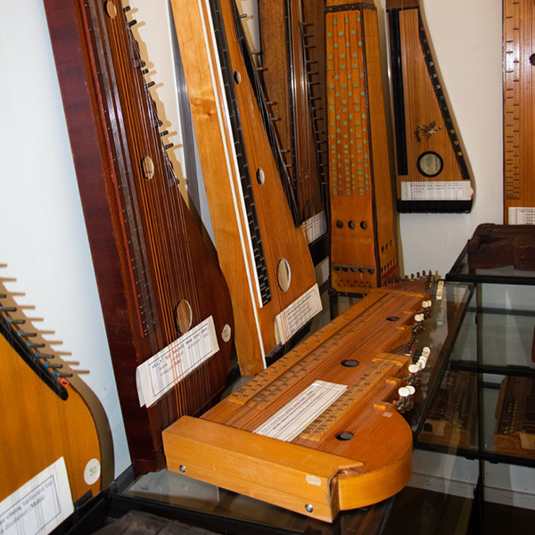 A Molnár Imre Citeragyűjtemény